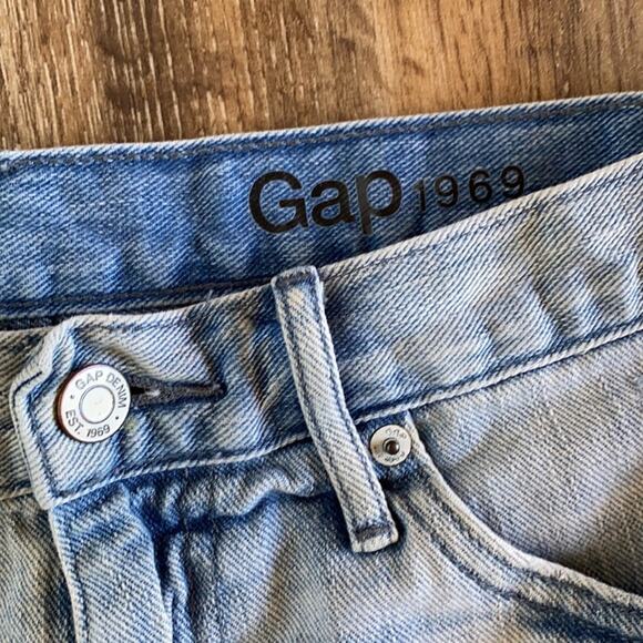 Gap Sexy Boyfriend Distressed Denim Shorts Size 26 - Picture 5 of 8